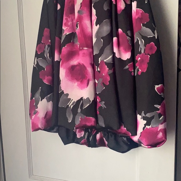 LIKE NEW - Juniors floral mini dress - Picture 5 of 8